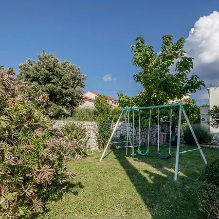 3 Apartment *