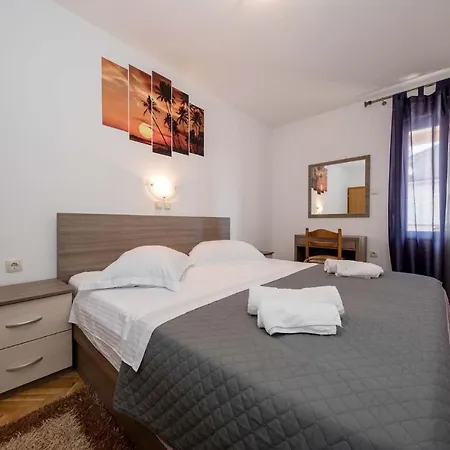 3 Apartment *