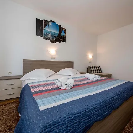 3 Apartment Lopar